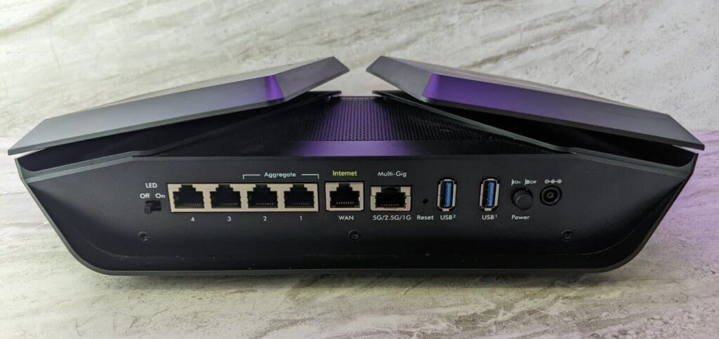 Netgear Nighthawk RAXE500 Ports