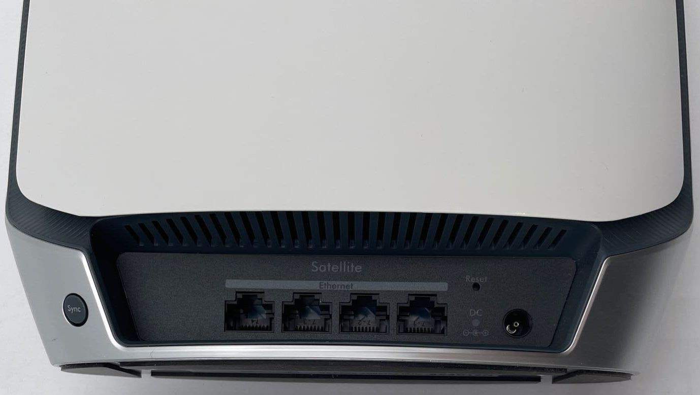 Orbi RBK852 Satellite Ports