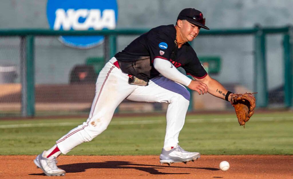 photo of a baseball game