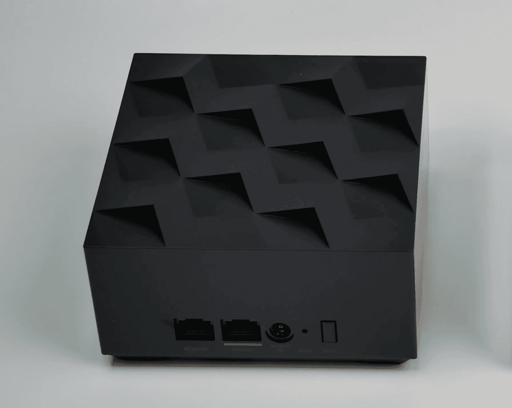 Netgear Nighthawk MK63S Ports