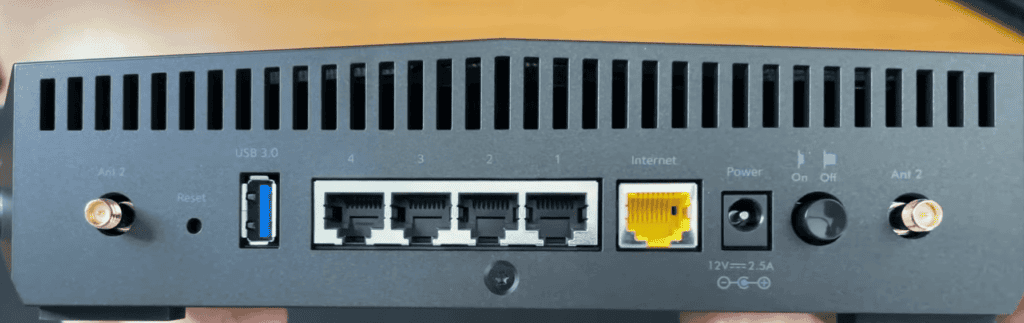 Netgear Nighthawk XR1000 Ports