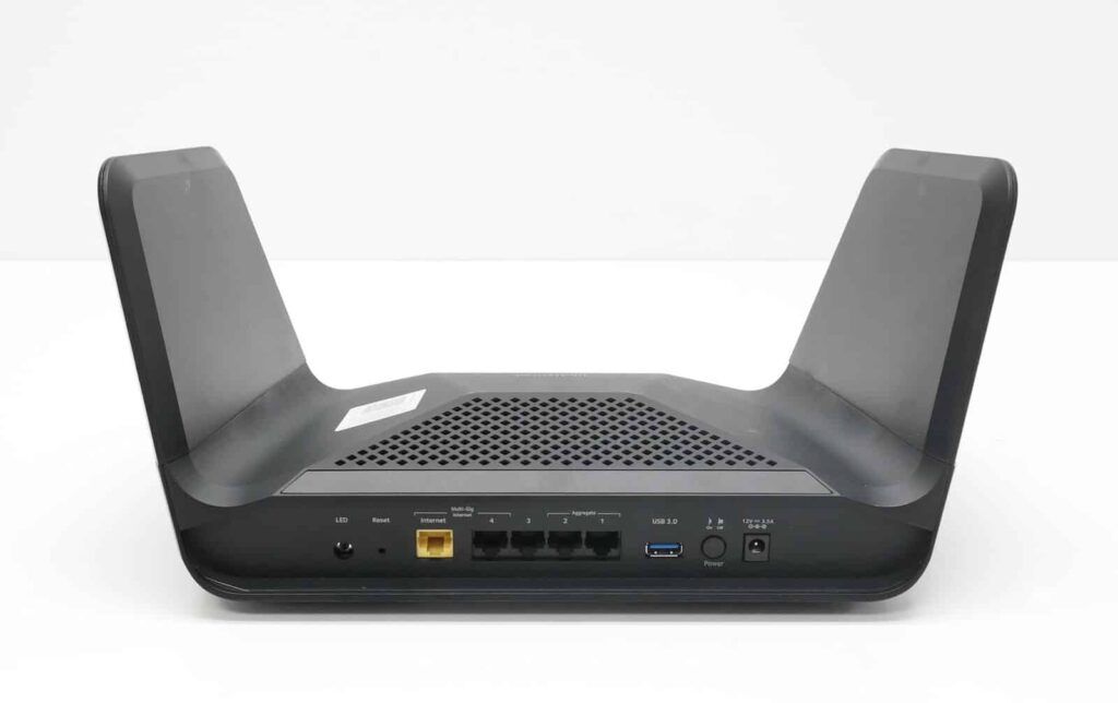 Netgear Nighthawk RAX70 Ports