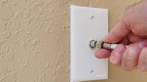 Coax wall outlet plugin