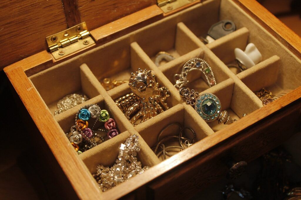 photo of jewelry to pawn