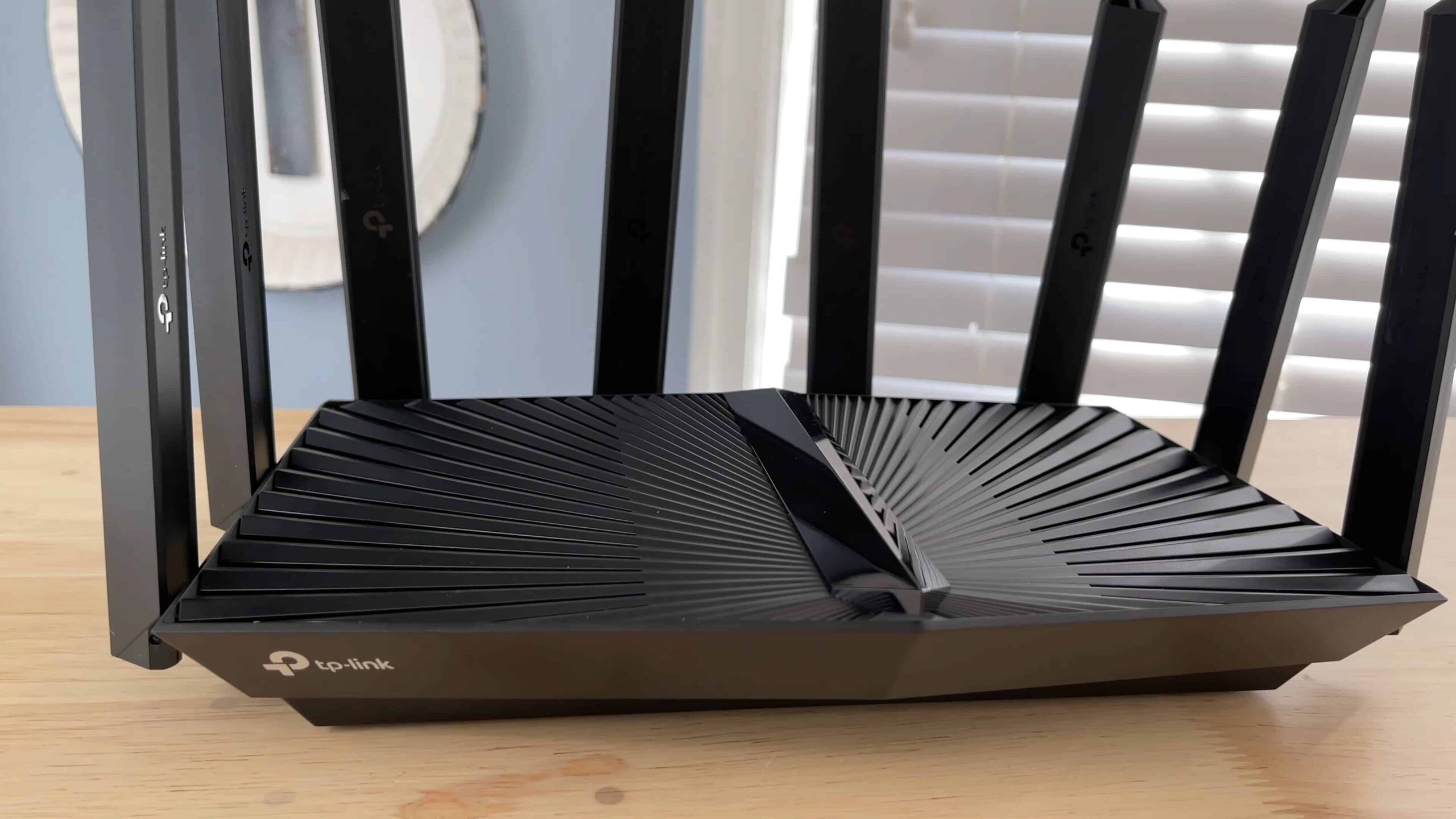 TP-Link Archer AX90 Design