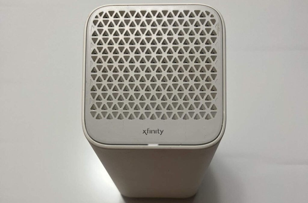 Xfinity Blinking White