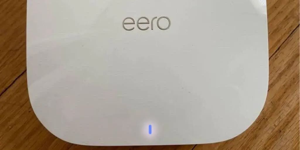 Eero Flashing Blue