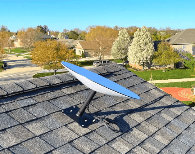 Fix the mount on the roof using pushing screws