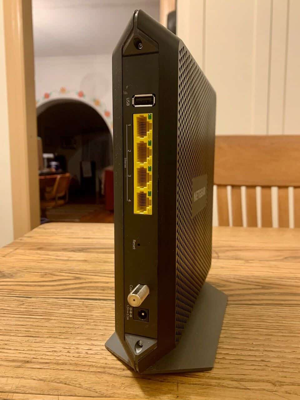 Netgear Nighthawk C7000 Ports